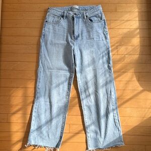 Oliver Logan Aberdeen Wide Leg Jeans – Light Wash – Raw Hem